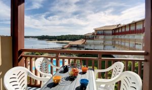 Boucanier – Beau 2 pièces avec vue exceptionnelle sur le lac