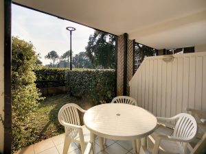 Studio cabine avec jardin, face piscine et golf
